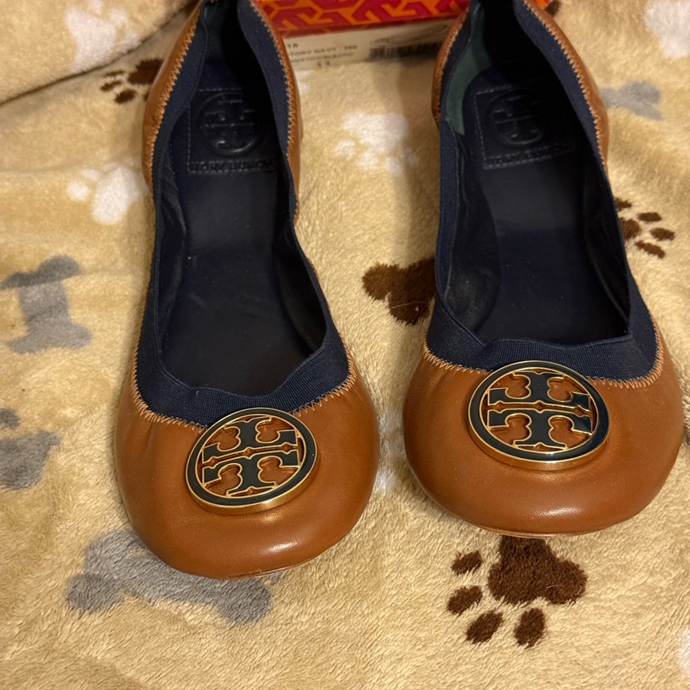 Tory Burch Women's Tan Leather Flats - Picture 2 of 7